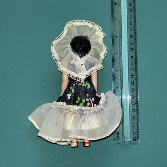 Three 1970s era Dolls ~ Vintage Collectibles - Picture 4 of 8